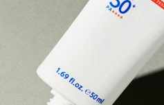 Минеральный солнцезащитный крем для лица с растительными экстрактами ASIS-TOBE Pure Mineral Sun Cream