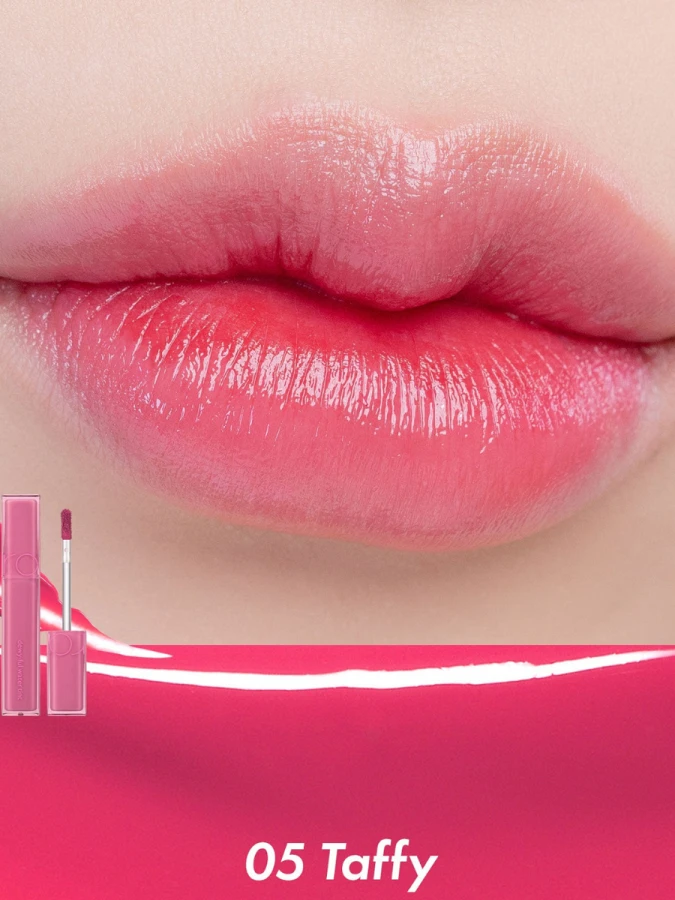 Лёгкий глянцевый пигмент в оттенке ягодной ириски rom&nd DEWY·FUL Water Tint 05 Taffy