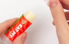 Бальзам для губ с ароматом земляники со сливками EAT MY BALM Strawberries & Cream