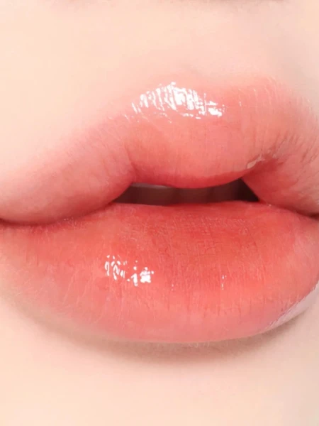 Стойкий глянцевый тинт для губ INGA Water Glow Lip Tint Mist