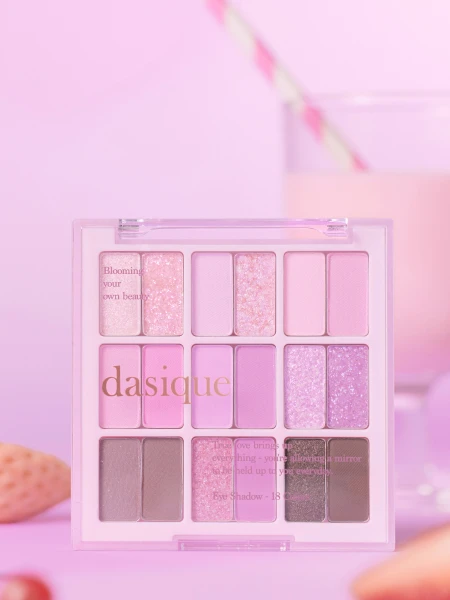 Палетка теней для век Dasique Shadow Palette #18 Berry Smoothie
