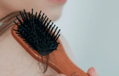 Деревянная расчёска для волос La’dor Mini Wood Paddle Brush