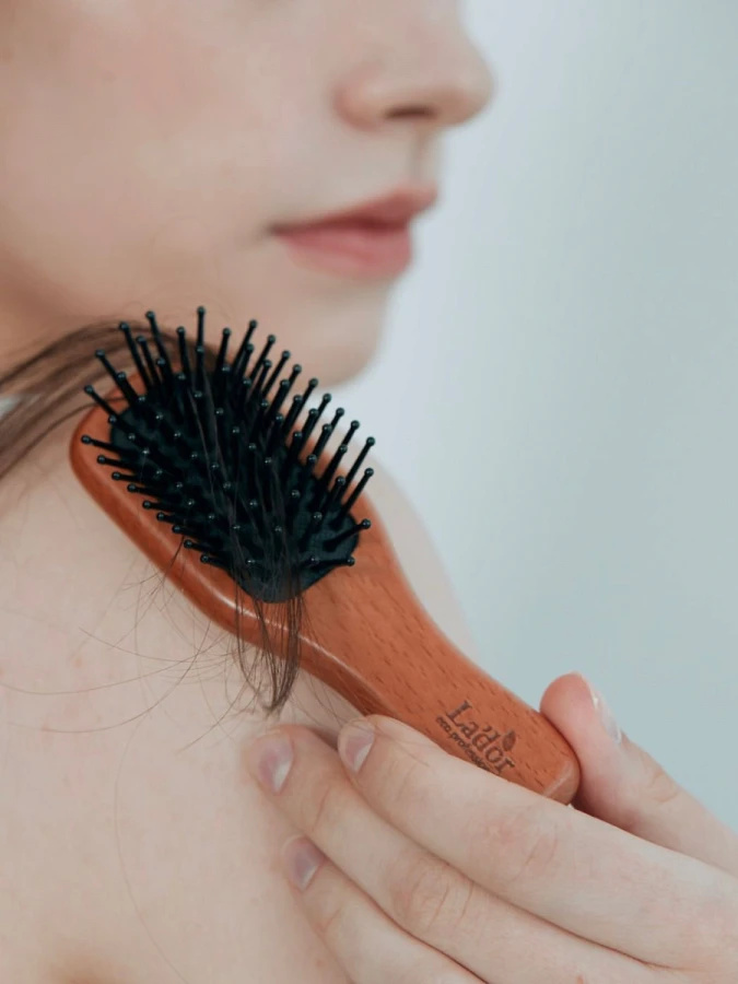 Деревянная расчёска для волос La’dor Mini Wood Paddle Brush