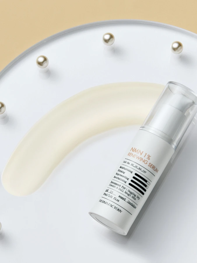 Восстанавливающая сыворотка для лица с ресвератролом Derma Factory NMN 1% Renewing Serum