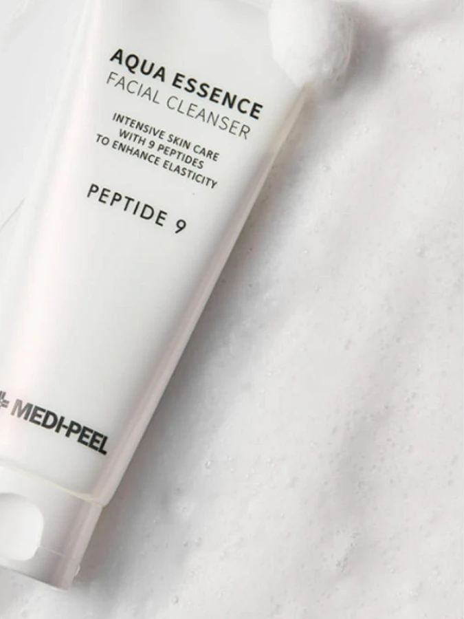 Смягчающая пенка для умывания с пептидами MEDI-PEEL Peptide 9 Aqua Essence Facial Cleanser
