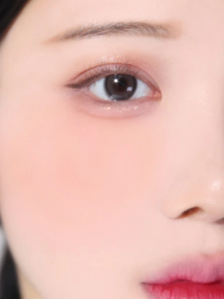 Мягкие румяна с сияющим финишем в персиковом оттенке The Saem Jelly Blusher CR01 Peach Crush