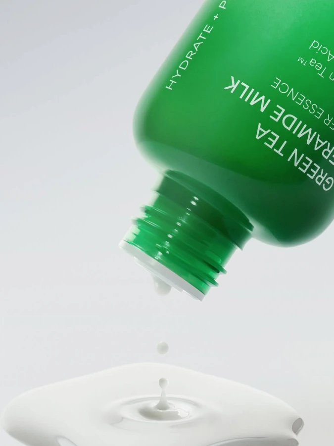 Молочный тонер-эссенция с керамидами и экстрактом зеленого чая innisfree Green Tea Ceramide Milk Barrier Essence 