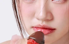 Оттеночное масло-плампер для губ TOCOBO Juicy Berry Plumping Lip Oil 13 Choco Berry