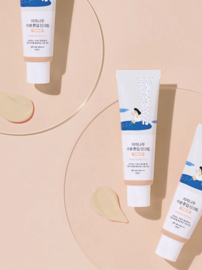 Осветляющий солнцезащитный крем с берёзовым соком Round Lab Birch Juice Tone-Up Sun Cream SPF50+ PA++++