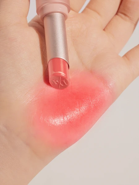 Глянцевая помада в коралловом оттенке Dasique Mood Glow Lipstick #06 Mellow Coral