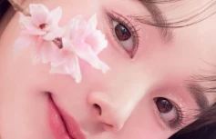 Палетка теней для век Dasique Sakura Shadow Palette #Romantic Blossom
