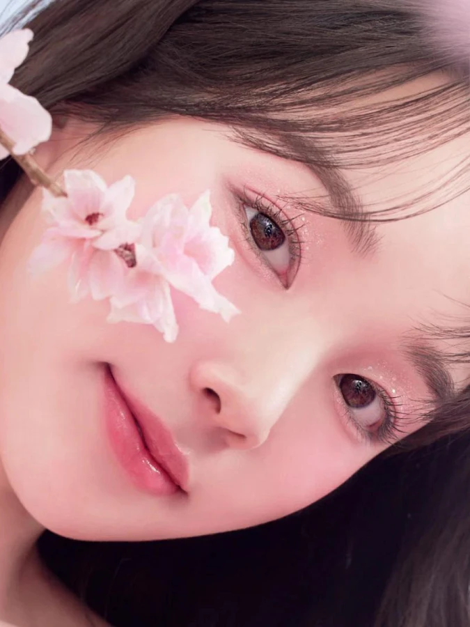 Палетка теней для век Dasique Sakura Shadow Palette #Romantic Blossom