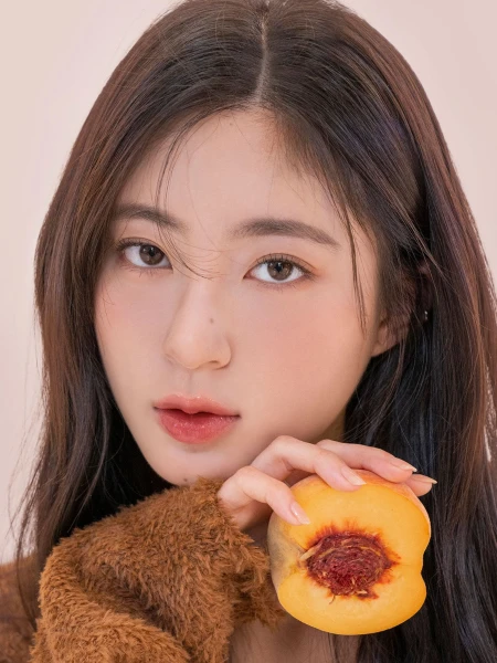 Сочный глянцевый тинт для губ в приглушённом персиковом оттенке rom&nd Juicy Lasting Tint 18 Mulled Peach