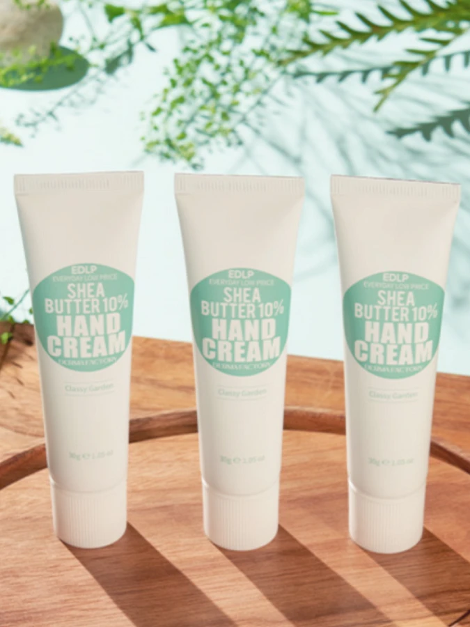 Питательный крем для рук с маслом ши и ароматом цветов Derma Factory Shea Butter 10% Hand Cream Classy Garden