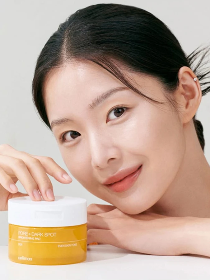 Осветляющие тонер-пэды с фруктовыми экстрактами Celimax Pore + Dark Spot Brightening Pad