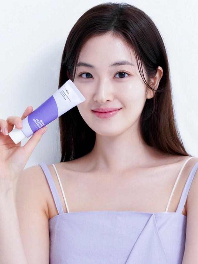 Успокаивающий гель-крем для лица с экстрактом красного лука IsNtree Onion Newpair Gel Cream