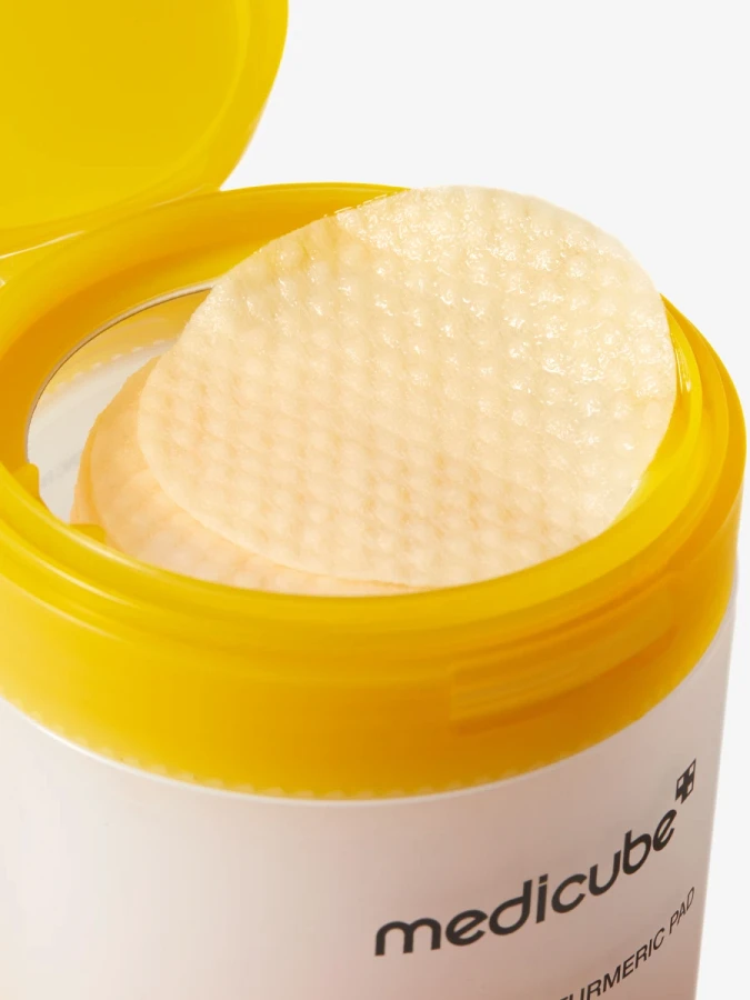 Осветляющие тонер-диски с экстрактом куркумы Medicube Kojic Acid Turmeric Pad