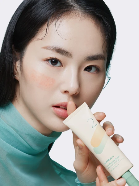 Тональный лосьон с зеленым пигментом Numbuzin No.2 Goodbye Redness Derma Tone Up SPF50+ PA+++