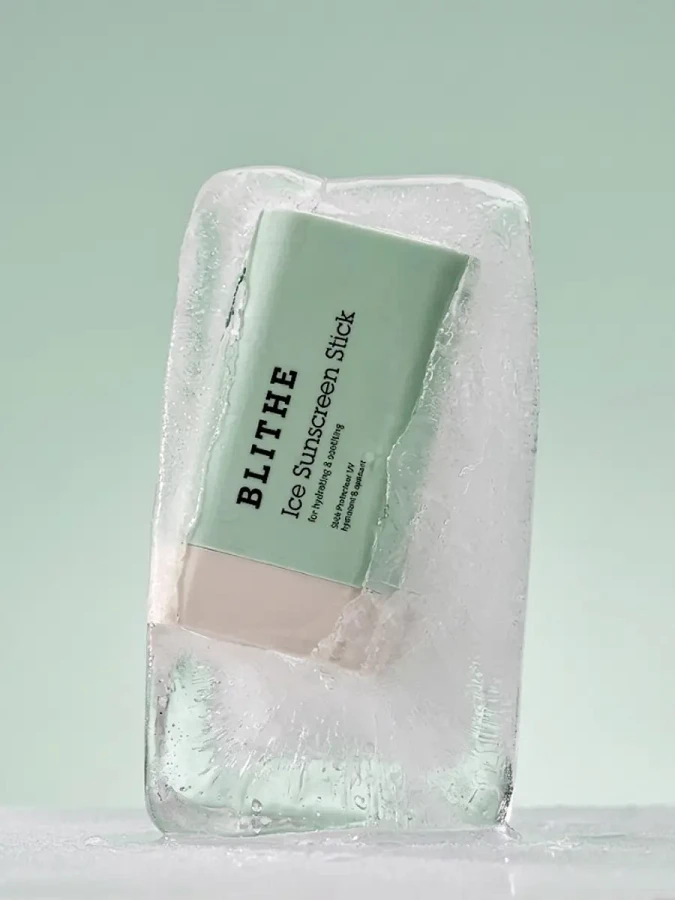 Освежающий солнцезащитный стик с алоэ и ПДРН Blithe Ice Sunscreen Stick SPF50+ PA++++