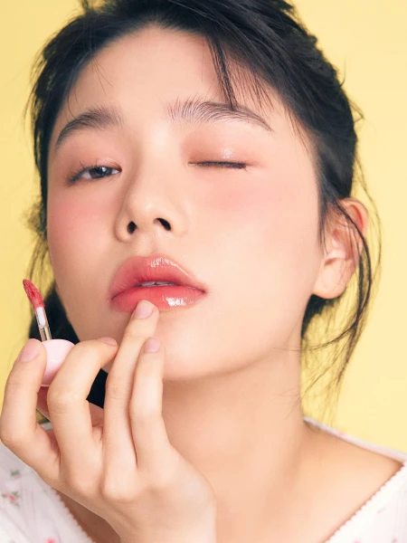 Сияющий бальзам-тинт для губ ALTERNATIVE STEREO Lip Potion Balmy Rose No.4 Honey Coral