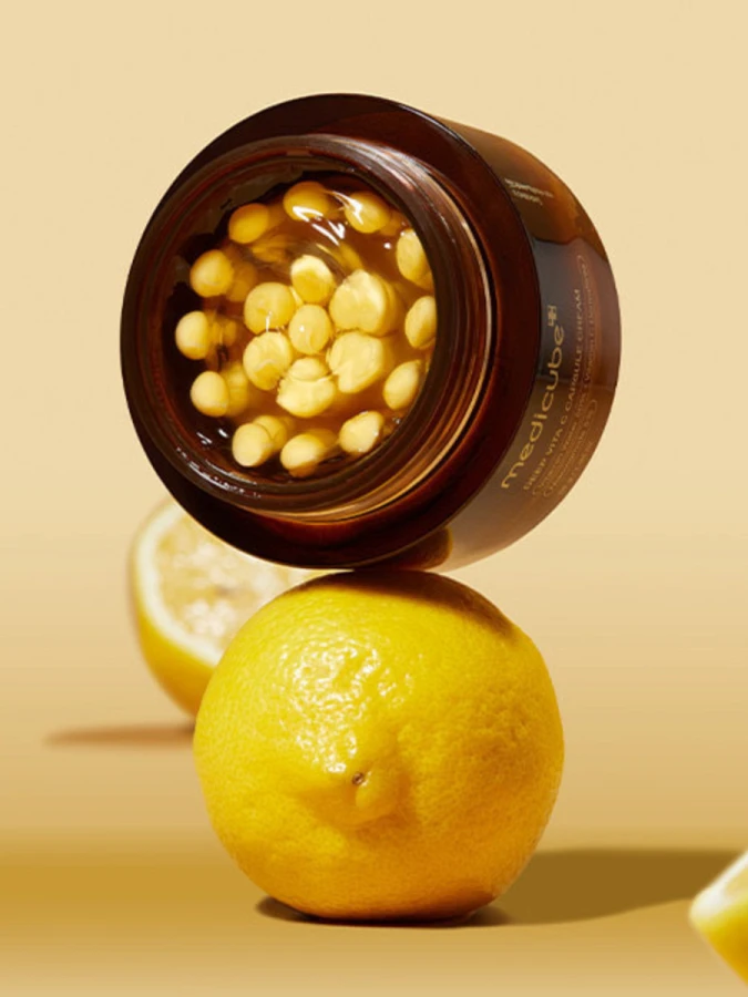 Осветляющий капсульный крем для лица витамином С Medicube Deep Vita C Capsule Cream