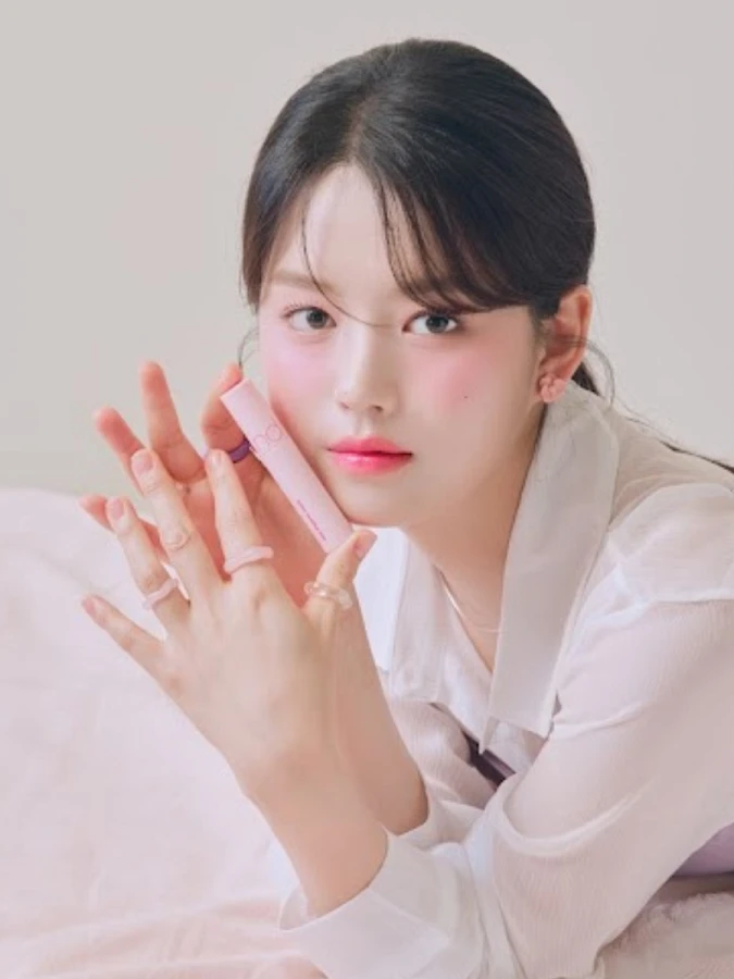 Сочный глянцевый пигмент для губ с оттенком розового леденца rom&nd Juicy Lasting Tint 27 Pink Popsicle