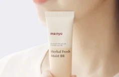 Увлажняющий BB крем для лица с растительными экстрактами Ma:nyo Factory Herbal Fresh Moist BB Cream