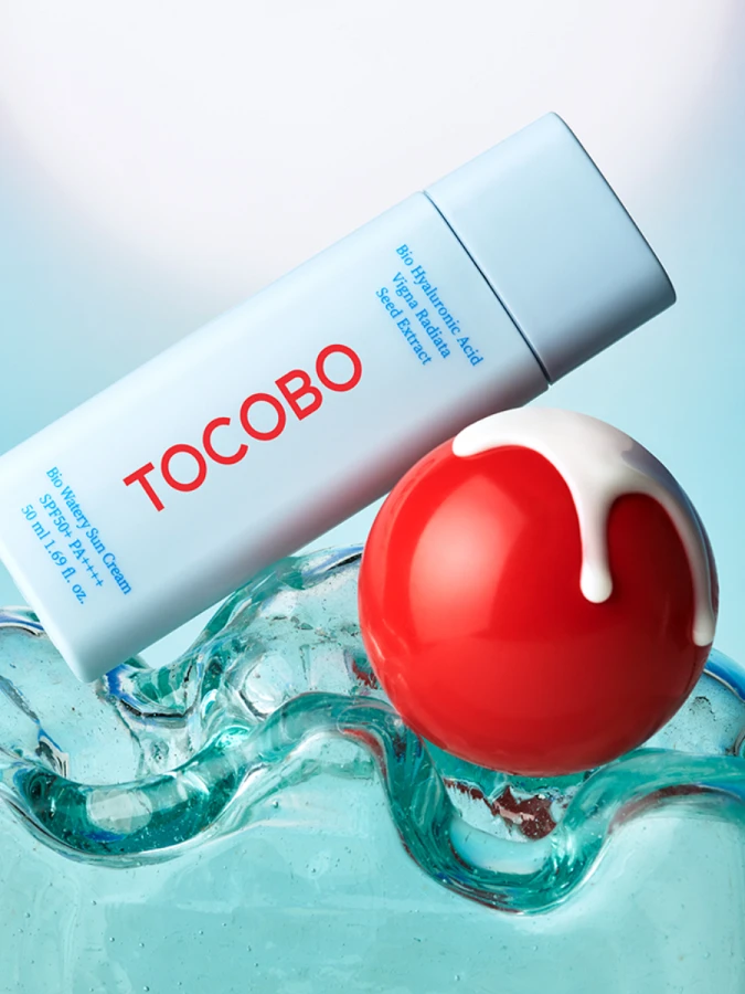 Солнцезащитный флюид для лица с растительными экстрактами TOCOBO Bio Watery Sun Cream SPF50+ PA++++