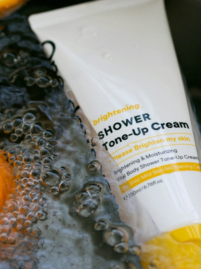Витаминный осветляющий крем-маска для душа с фруктовыми экстрактами One-Day's You Brightening Shower Tone-Up Cream