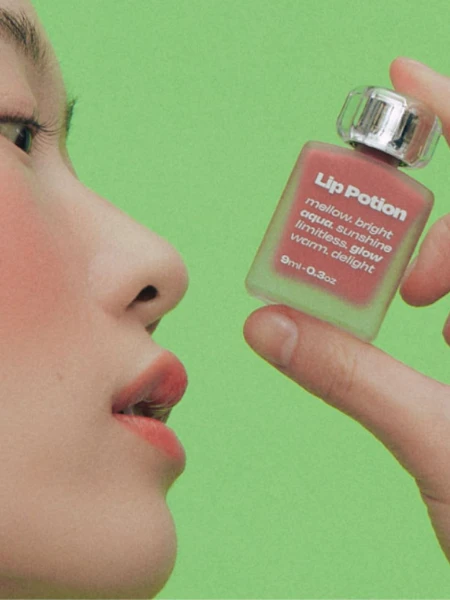 Легкий увлажняющий блеск-тинт для губ ALTERNATIVE STEREO Lip Potion Aqua Glow No.3 Sugar Rose