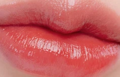 Лёгкий глянцевый тинт в коралловом оттенке rom&nd DEWY·FUL Water Tint 01 In Coral