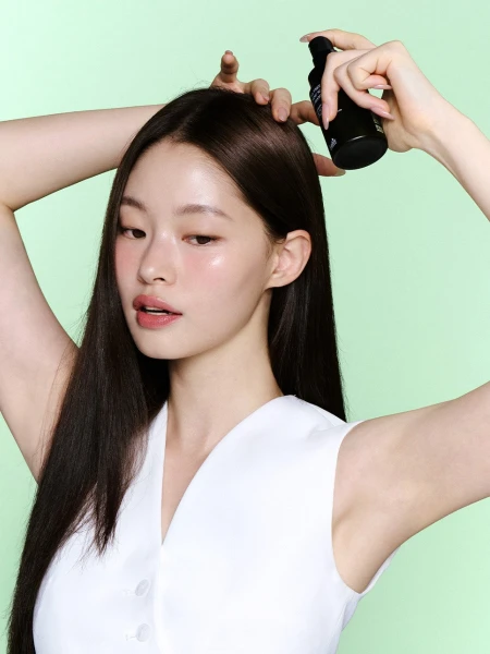 Освежающий сухой шампунь с экстрактом зелёного чая La’dor Tea Tree Calming Scalp Dry Shampoo