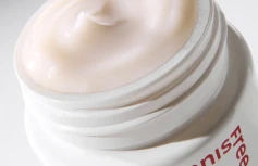 Укрепляющий крем с экстрактом черного чая innisfree Black Tea Youth Enhancing Cream