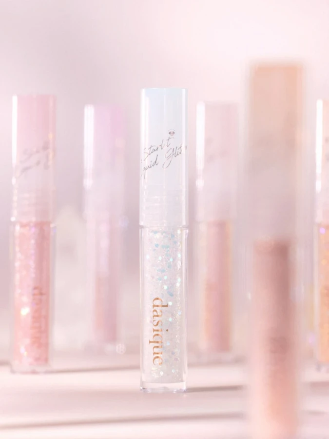 Жидкие декоративные блёстки для век Dasique Starlit Jewel Liquid Glitter #08 Love Flake