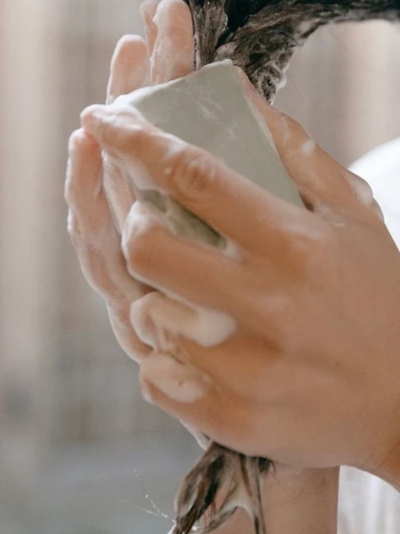 Твердый кондиционер для волос с розмарином AROMATICA Rosemary Hair Thickening Conditioning Bar