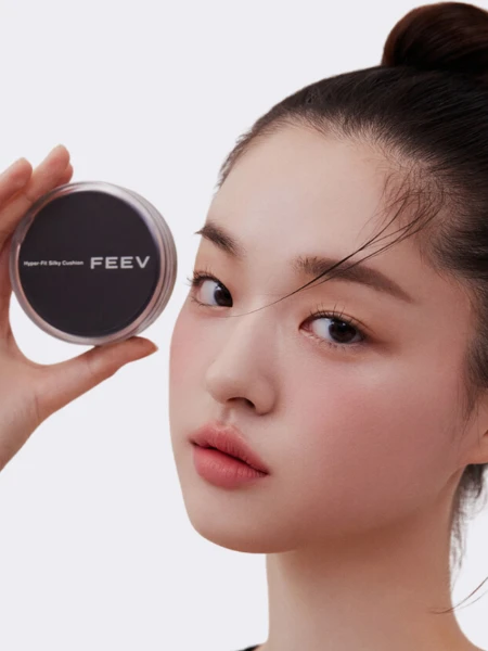 Тональное средство с полуматовым финишем FEEV Hyper-fit Silky Cushion 02 Nude Fit