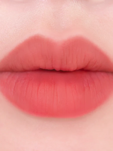 Влажный вельветовый тинт для губ AMUSE Dew Velvet 06 Lively Rose Влажный вельветовый тинт для губ AMUSE Dew Velvet 06 Lively Rose