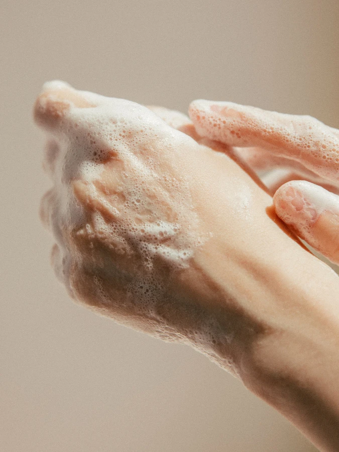 Органическая пенка с чайным деревом для жирной и проблемной кожи Aromatica Tea Tree Balancing Foaming Cleanser