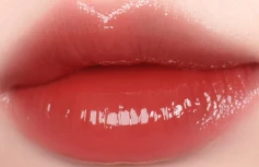 Сияющий пигмент для губ с глянцевым финишем BRAYE Thin Glow Tint 10 Hurtle