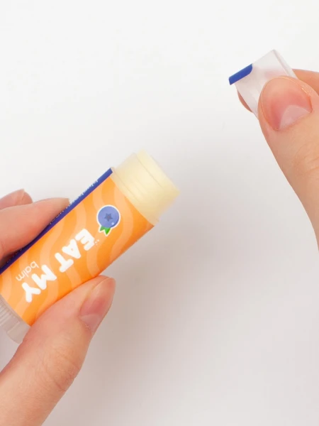 Бальзам для губ с ароматом йогурта с голубикой EAT MY BALM Blueberry Yoghurt