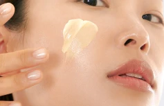 Ночной регенерирующий крем с бакучиолом и ретиналем MINI By Wishtrend Vitamin A-mazing Bakuchiol Night Cream
