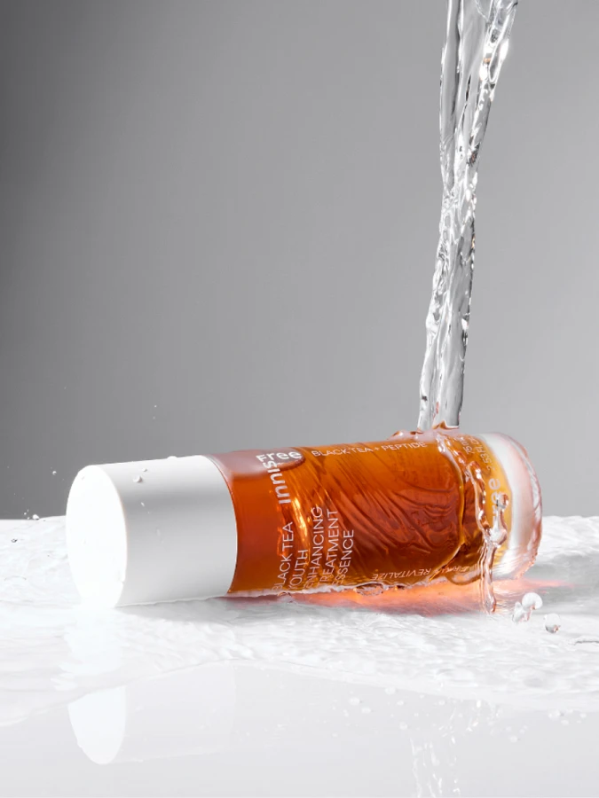 Укрепляющая эссенция с экстрактом черного чая innisfree Black Tea Youth Enhancing Essence