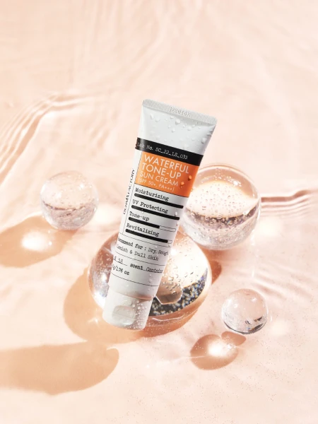 Солнцезащитный крем с экстрактом облепихи Derma Factory Waterful Tone-Up Sun Cream SPF 50+ PA+++
