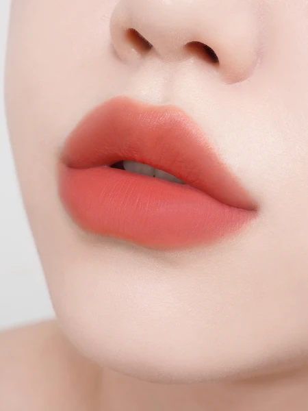 Жидкий пигмент для губ с полуматовым финишем BRAYE Water Blur Tint 04 Adorable