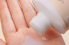 Питательный молочный тонер для лица с экстрактом корня ямса IsNtree Yam Root Vegan Milk Toner