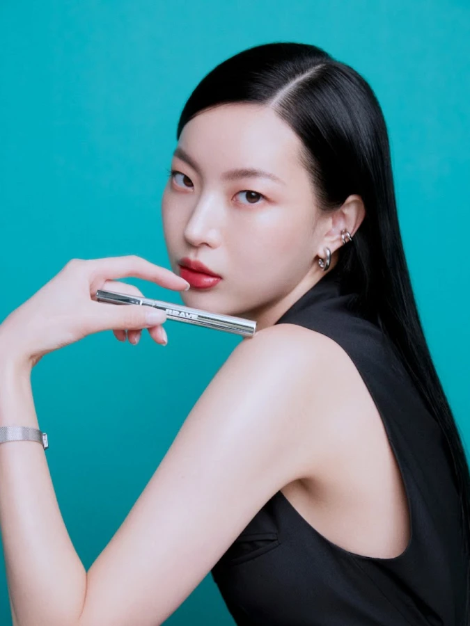 Сияющий пигмент для губ с глянцевым финишем BRAYE Thin Glow Tint 05 Renown