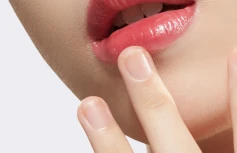 Оттеночный бальзам для губ Nacific Vegan Lip Glow 05 Apple Red