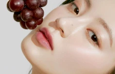 Сочный глянцевый тинт для губ с оттенком кожуры красного винограда rom&nd Juicy Lasting Tint 25 Bare Grape