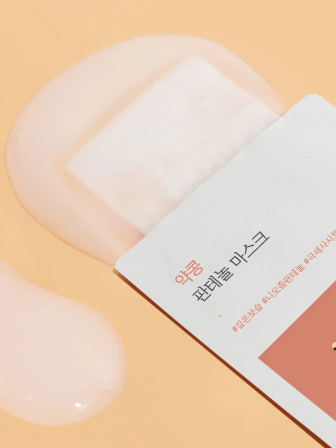 Укрепляющая тканевая маска для лица с экстрактом черной сои и пантенолом Round Lab Soybean Nourishing Panthenol Mask