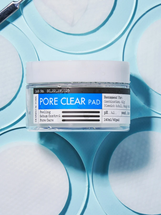 Отшелушивающие тонер-диски для сужения пор с экстрактом алоэ и комплексом кислот Derma Factory Pore Clear Pad